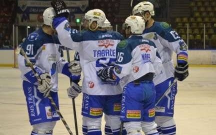 HOKEJ NA LODZIE. Milowy krok w kierunku "szóstki"