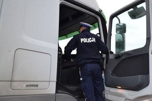 CHEŁMEK. Pijany kierowca tira w porę zatrzymany