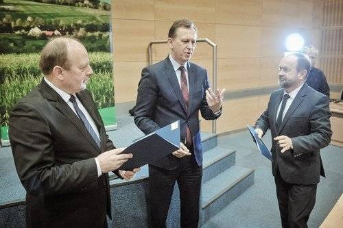 KRAKÓW - OSIEK. Kilkumilionowe unijne wsparcie na modernizację dwóch powiatowych traktów