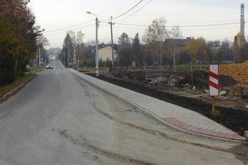 BRZESZCZE. Nowe chodniki na ulicy Nosala