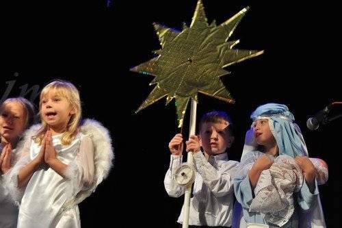 OŚWIĘCIM. Z tradycją od najmłodszych lat. Pastorałki i kolędy w wykonaniu przedszkolaków wzruszyły dorosłych - ZDJĘCIA