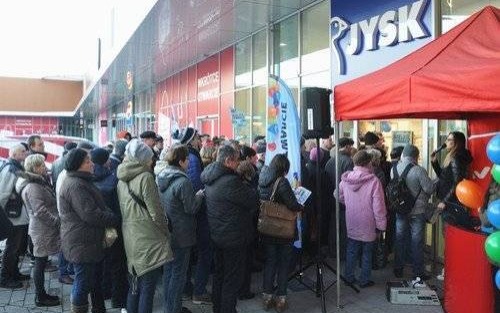 OŚWIĘCM. JYSK już tu jest. 201. sklep skandynawskiej sieci w Polsce. Na otwarciu mnóstwo klientów - ZDJĘCIA
