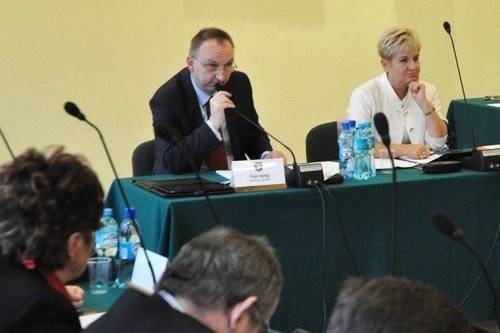 OŚWIĘCIM. Radni PiS chcą odwołać przewodniczącego Rady Miasta. - Koncentruję się na tym, by zmieniać Oświęcim na lepsze - odpowiada Piotr Hertig