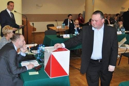 OŚWIĘCIM. Piotr Hertig nadal przewodniczącym Rady Miasta. Wniosek radnych PiS nie znalazł wystarczającego poparcia - ZDJĘCIA