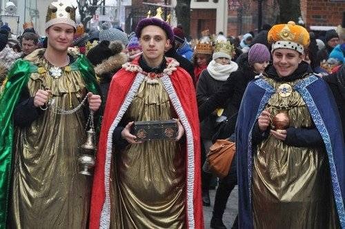 OŚWIĘCIM. Orszak Trzech Króli przeszedł przez Rynek Główny - FOTORELACJA