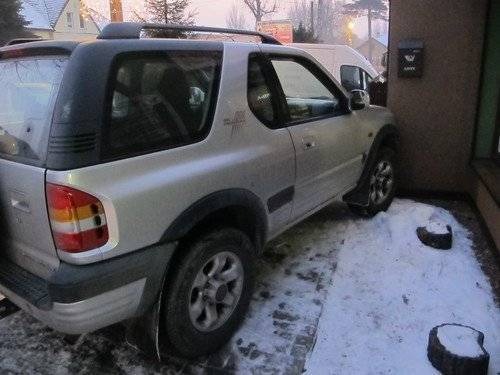 GMINA BRZESZCZE. Najechał na bok skręcającego w prawo citroena, no się i zaczęło... - ZDJĘCIA