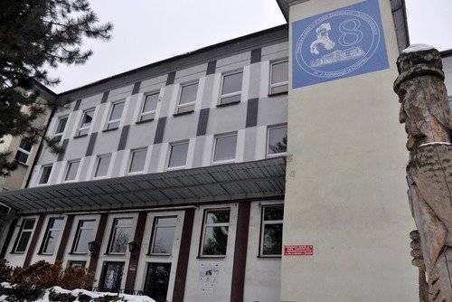 TEMAT DNIA. O krok od rozwiązania powiatowej Ósemki. Burmistrz Chełmka gotów do przejęcia budynków po likwidowanej szkole