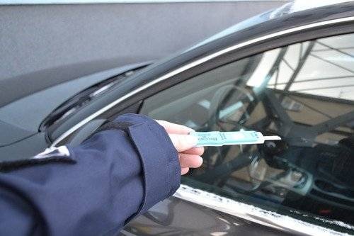 OŚWIĘCIM. Podejrzane zachowanie kierowcy wzbudziło czujność policjantów