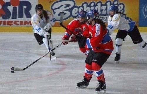 KOBIECY HOKEJ. Wszystko rozstrzygnie się w rewanżu...