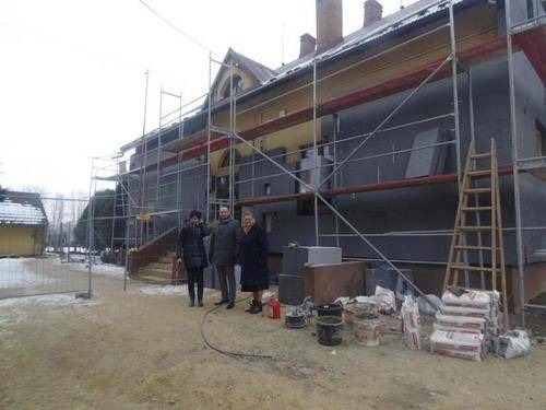 BRZESZCZE. Zagraniczny wkład i rodzima robocizna przy docieplaniu placówek oświatowych