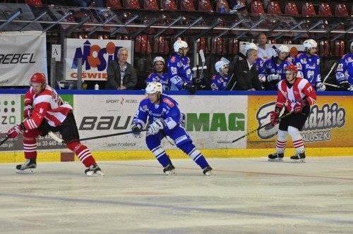 HOKEJ NA LODZIE. Walka o medale w play-off rozpoczęta!