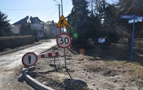 OŚWIĘCIM. Na ulicy Zajazdowej mieszkańcy toną w błocie. Muszą jeszcze trochę pocierpieć... - ZDJĘCIA