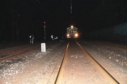 CHEŁMEK. Przechodził przez torowisko. Nie zdążył przed pociągiem – AKTUALIZACJA, ZDJĘCIA