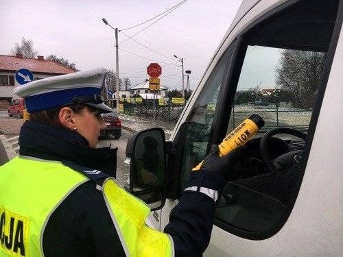 KĘTY. Pijany chciał zawieźć dzieci na wycieczkę