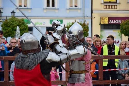 OŚWIĘCIM. Walki rycerskie na oświęcimskim rynku - ZDJĘCIA