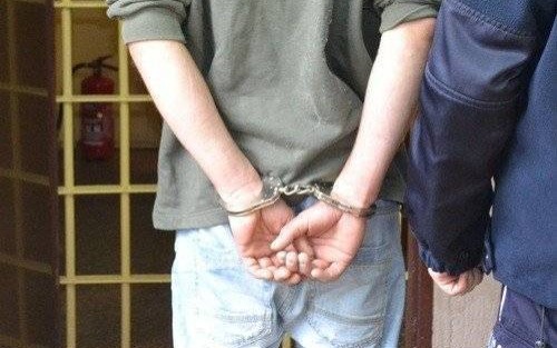 RUDZE. Pobili 29-latka, uszkodzili samochód i znieważyli policjantów. Usłyszeli już zarzuty