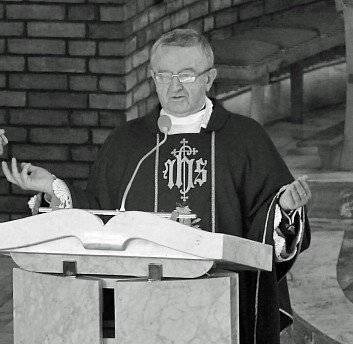 BIELSKO-BIAŁA – JAWISZOWICE. W pożarze zginął ks. Franciszek Janczy. Pogrzeb w poniedziałek