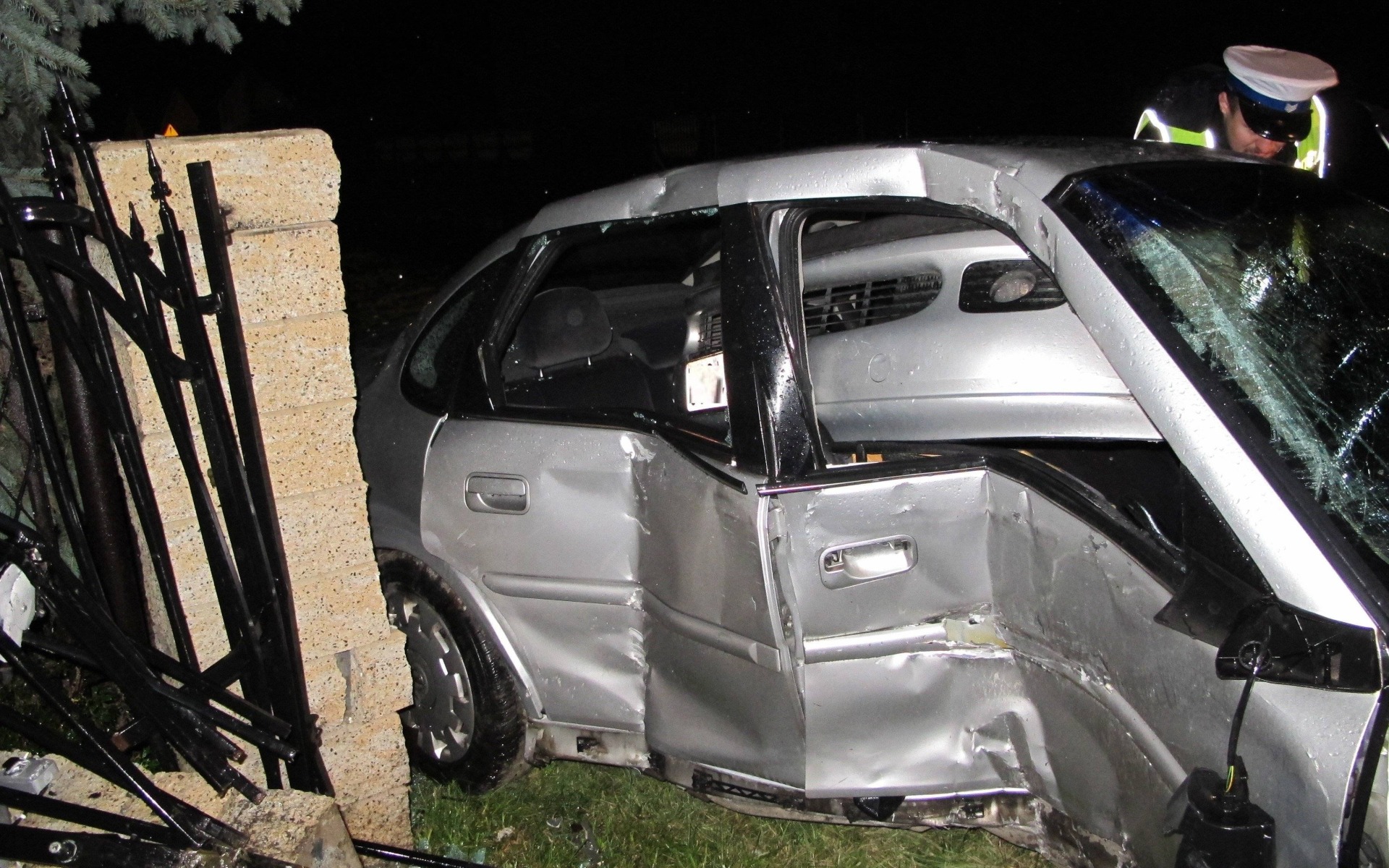 GORZÓW. Kierowca opla był pijany. Pasażer trafił do szpitala