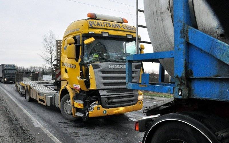 ZABORZE. Kierowca z Węgier najechał na tył ciężarówki