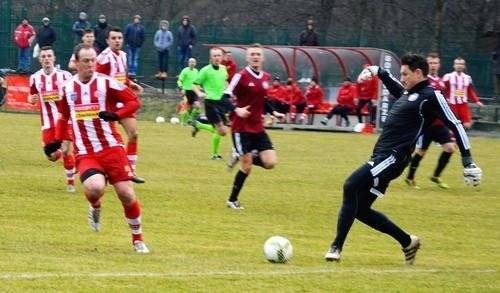 PIŁKA NOŻNA. Solarze przegrywają w sparingach, ale się nie poddają!
