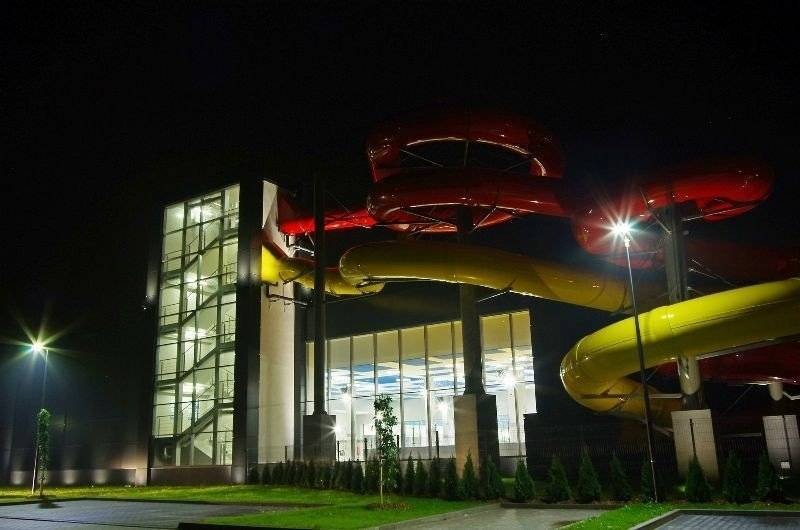 OŚWIĘCIM. Na basenie wieje chłodem. Rodziny z dziećmi narzekają na brak udogodnień