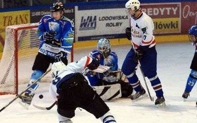 HOKEJ NA LODZIE. Pechowa porażka na inaugurację mistrzostw Polski juniorów