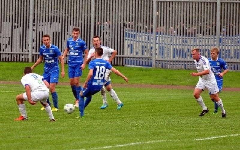 PIŁKA NOŻNA. Strzelecki festiwal na inaugurację, ale Unia bez punktów