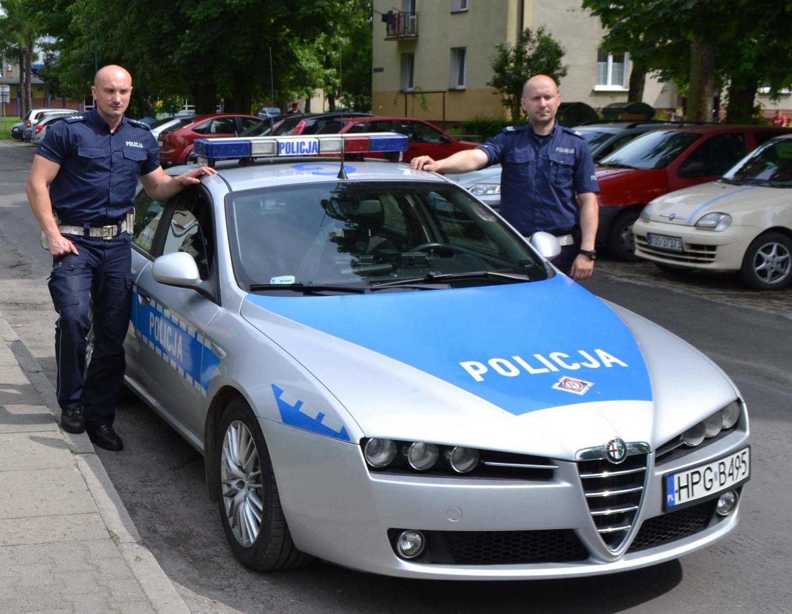 OŚWIĘCIM. Młody desperat chciał skoczyć z dachu wieżowca