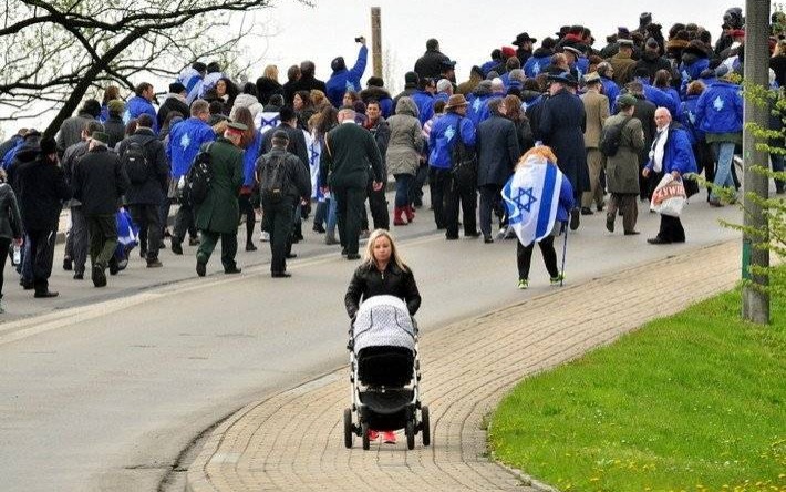 OŚWIĘCIM-BRZEZINKA. Prezydenci Izraela i Polski na Marszu Żywych