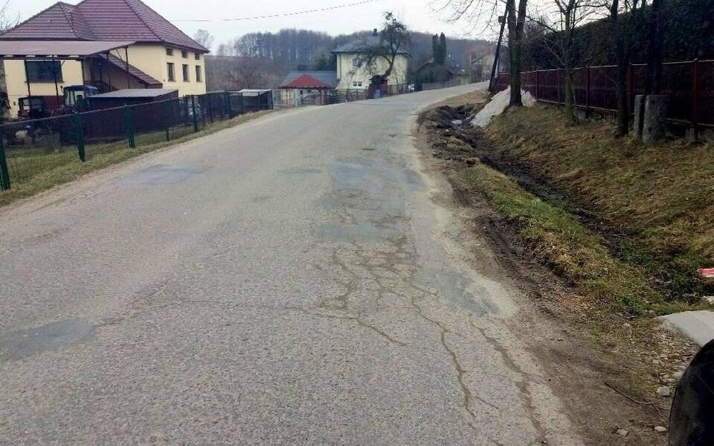 POWIAT. Szansa na remont drogi powiatowej w Graboszycach. Także dwóch innych odcinków