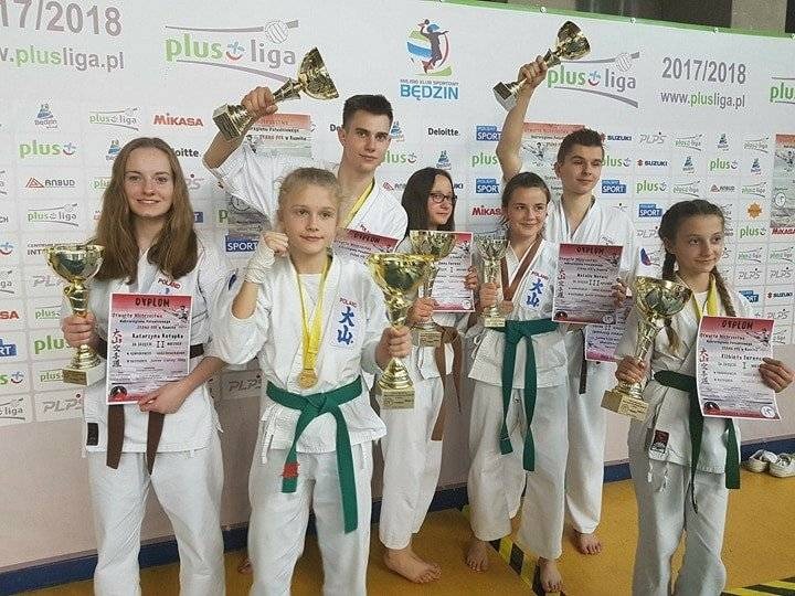 KARATE. Oświęcimska młodzież z powodzeniem walczyła nad Brynicą