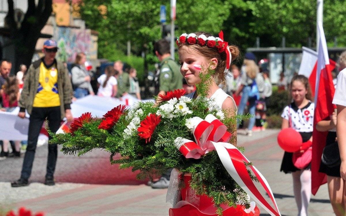 OŚWIĘCIM. Zrobiło się biało-czerwono