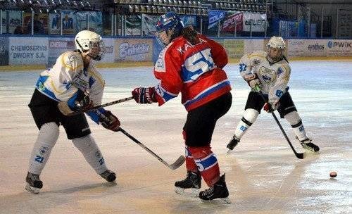 KOBIECY HOKEJ. Unitki efektownie zamknęły sezon