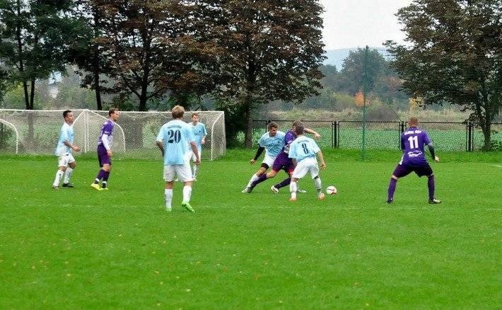 PIŁKA NOŻNA. Walka o awans w klasie A nabiera rumieńców. Teraz hit w Kętach!