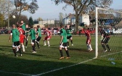 PIŁKA NOŻNA. Siedem punktów solarzy nad strefą spadkową