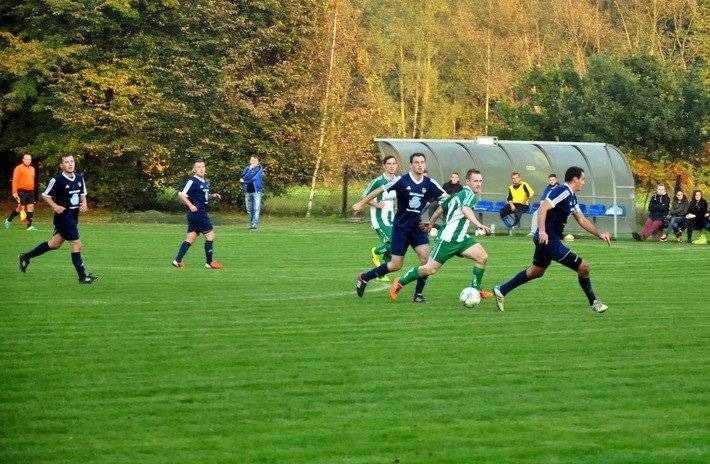 PIŁKA NOŻNA. Pierwsze zwycięstwo solarzy! Rajsko znowu w fotelu lidera klasy A