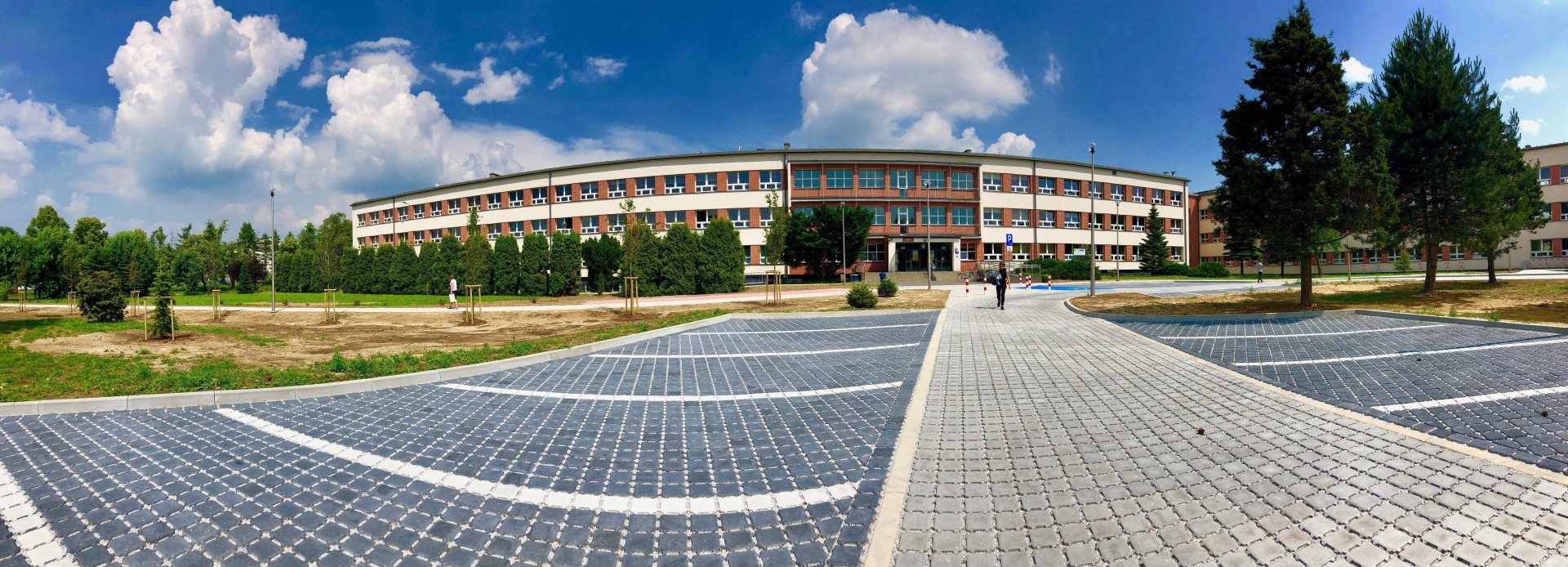 OŚWIĘCIM. Ponad 80 miejsc postojowych przy "Chemiku". A staroście marzy się stadion