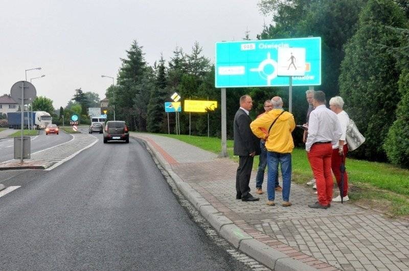 KĘTY. Piesi bezpieczni przy krajowej 52