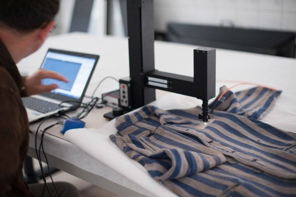 MUZEUM AUSCHWITZ. Nieustająca walka z czasem