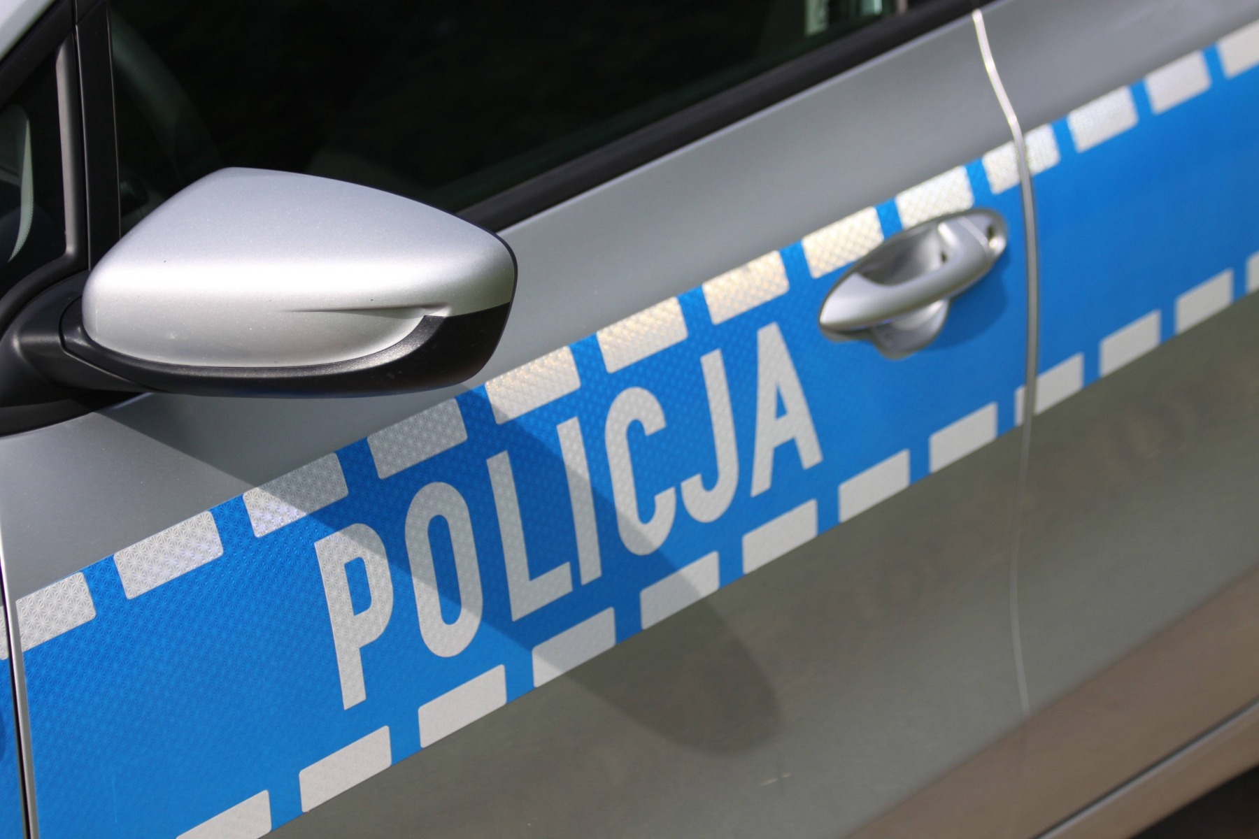 BIELANY. Zlekceważył zakaz wyprzedzania i zderzył się z fordem
