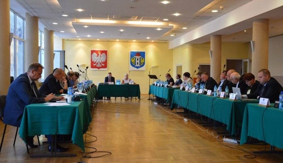 OŚWIĘCIM. Radni PiS zbojktowali nadzwyczajną sesję w sprawie ulicy Fika