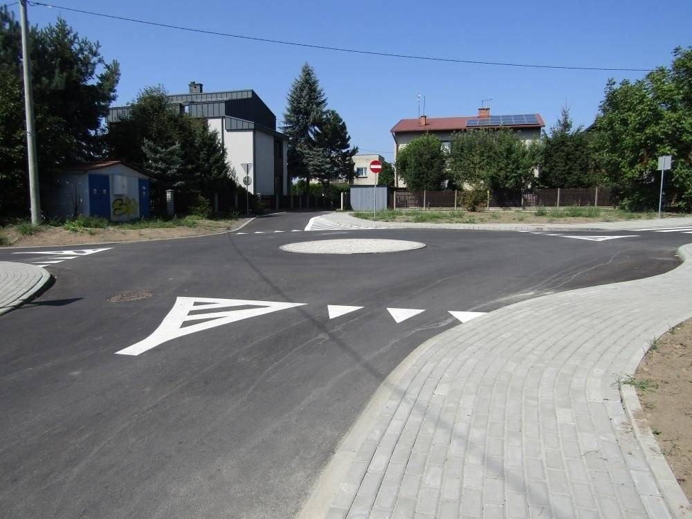 BRZESZCZE. Aleja godna swojej nazwy