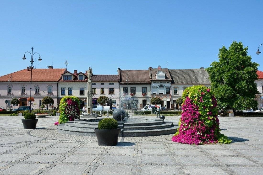 KĘTY. Zakopią kapsułę czasu na Rynku. Odkopią dopiero za pół wieku