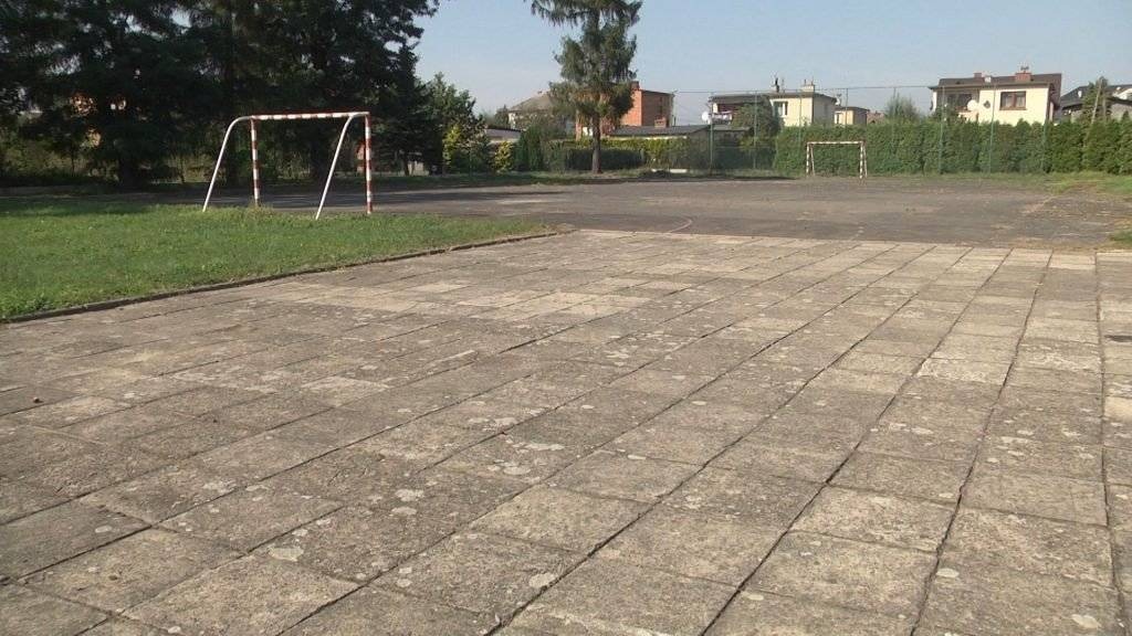 KĘTY. Zbudują kompleks boisk przy PZ nr 11