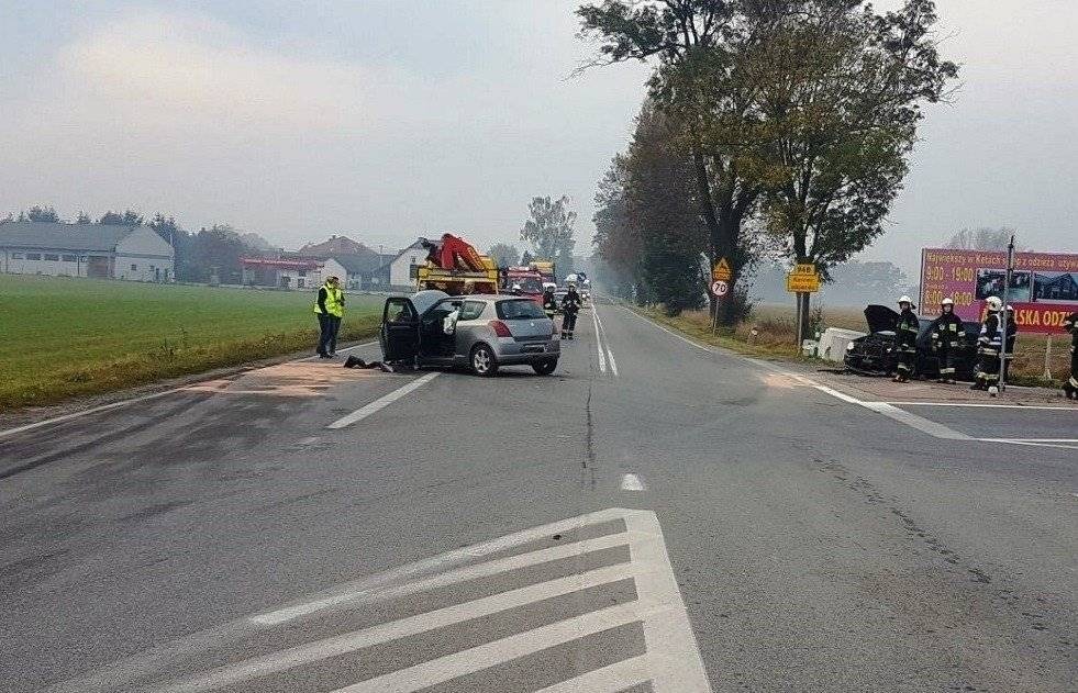 ŁĘKI. Wypadek na skrzyżowaniu DW 948 i 949. AKTUALIZACJA