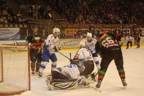 HOKEJ NA LODZIE. Lider z Katowic za mocny dla Unii