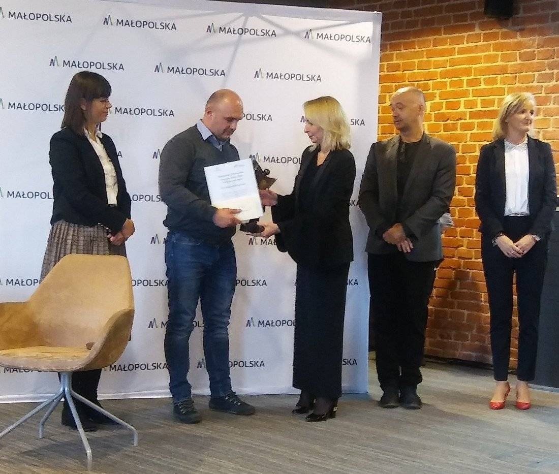 KĘTY. Tytuł Małopolskiego Pracownika Socjalnego dla Marcina Majewskiego