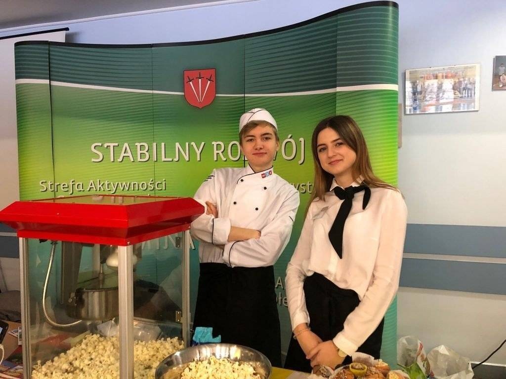 OŚWIĘCIM. Tłumy uczniów na Targach Edukacyjnych