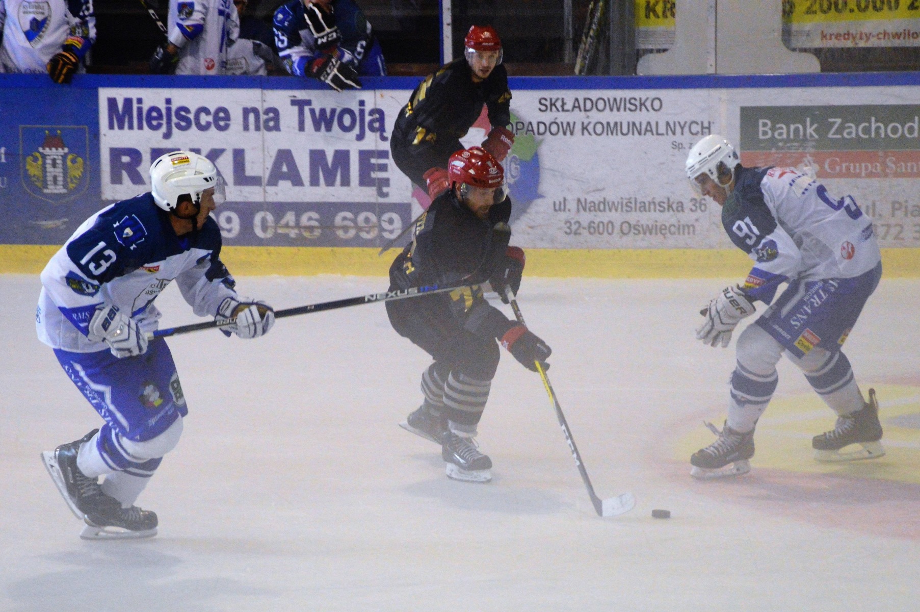 HOKEJ NA LODZIE. Kadłubowe granie bez Unii