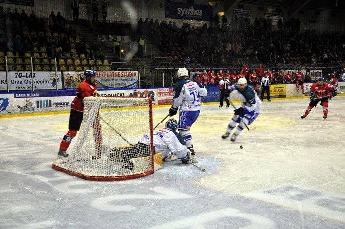 HOKEJ NA LODZIE. Mocne otwarcie kluczem do sukcesu